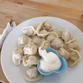 Pielmieni ze śmietaną